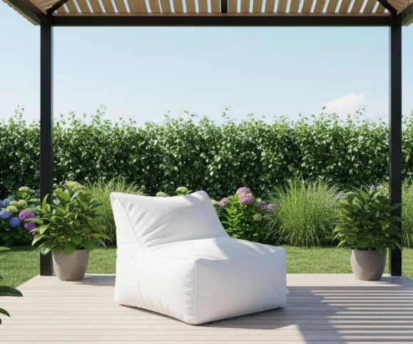 Chaise longue in terrazza